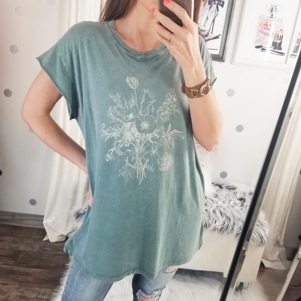 Last1️⃣AMELINA Ultra Soft Vintage Graphic Tee - Picture 3 of 9